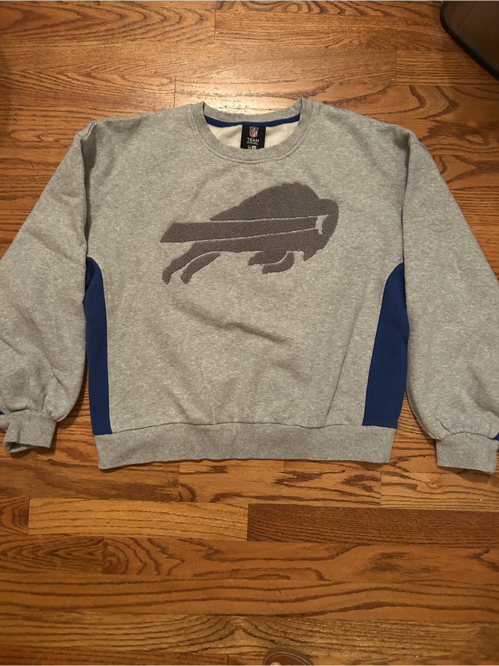 NFL National Football League Men’s L Blue & Grey Buffalo Bulls Crewneck Sweater